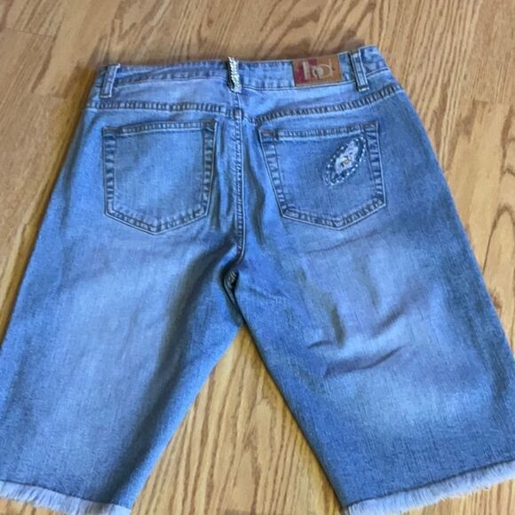 BEAU DAWSON size 6 denim capris with crystal embellishments - Picture 7 of 9